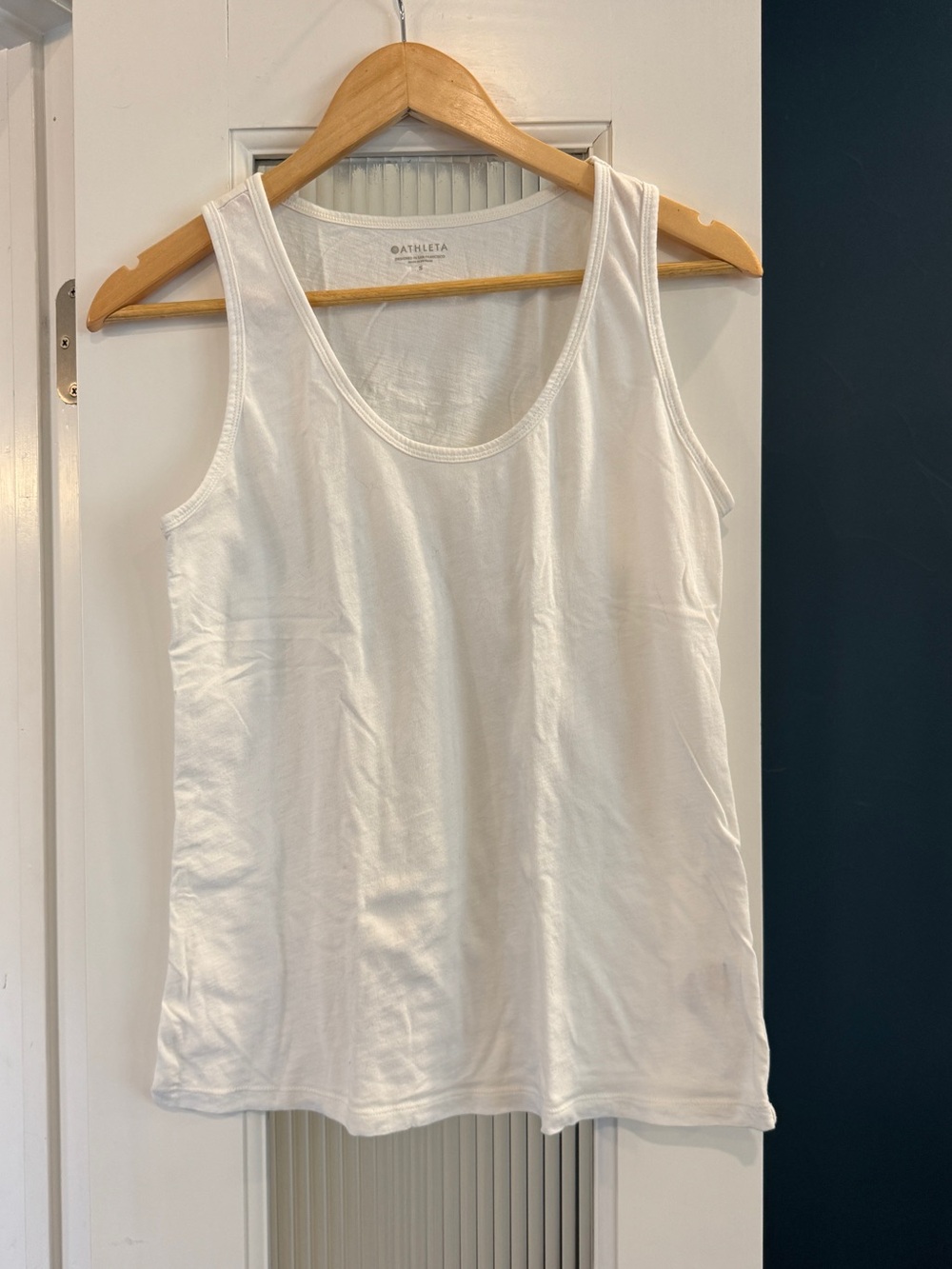 Athleta Women's White Scoop Neck Tank Top Size Small